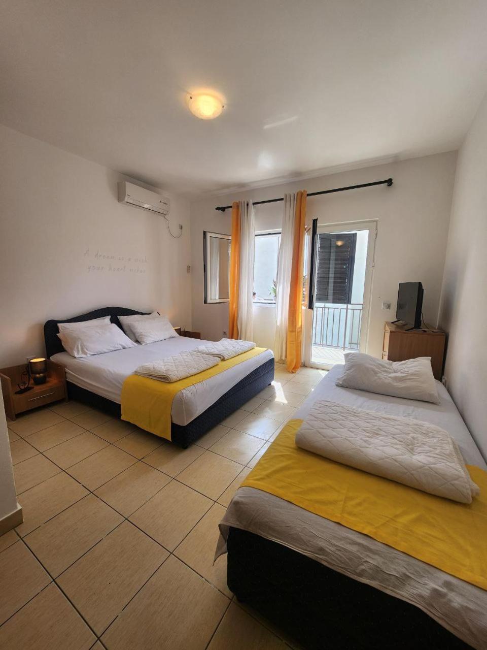 Bela Kuca Studio Apartments-Na Korak Do Mora-A Step To The Sea Rafailovici Exterior photo
